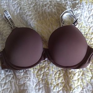 *NWT* Victoria's Secret T-Shirt Push Up Bra.